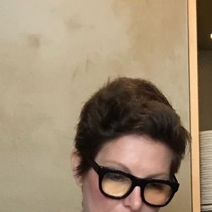 Meet your Posher, Leah